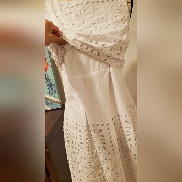 Lauren Ralph Lauren Woman's  Cotton Eyelet, White Sleeveless Size 4. - Picture 5 of 6